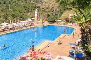 Bazén v ubytování Hotel Olimpo le Terrazze nebo v jeho okolí