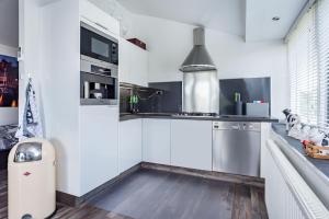 Gallery image of Amsterdam Countryside met Airco , luxe keuken en een geweldig uitzicht, Immer besser! in Den Ilp