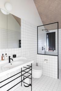 Baðherbergi á Luxury house, Golden Circle getaway - Private hot tub and sauna