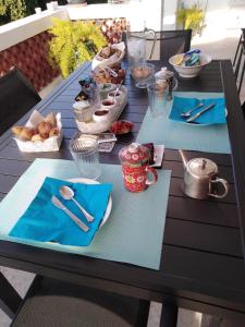 Gallery image of Sous le mûrier in Six-Fours-les-Plages +57 photos