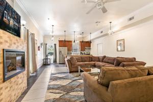 Gallery image of Modern 4BR City Condo 5min drive to FQ in New Orleans