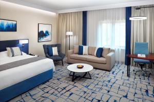 Posezení v ubytování Mövenpick Hotel & Apartments Bur Dubai