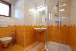 Kúpeľňa v ubytovaní Villa Dam + 10 fotografií
