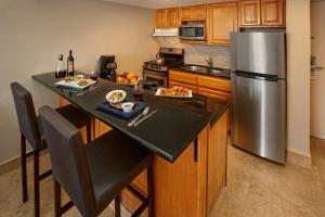 A cozinha ou cozinha compacta de Divi Southwinds Beach Resort