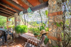 Gallery image of Cubo's Casa Rural Jacaranda in Guaro