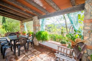 Gallery image of Cubo's Casa Rural Jacaranda in Guaro