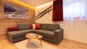 Ruang duduk di Alp Chalet in Kappl bei Ischgl