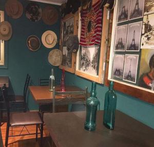 Restoran või mõni muu söögikoht majutusasutuses Hostal Boutique 180 Grados