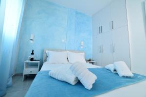 A bed or beds in a room at Central Athens Studios