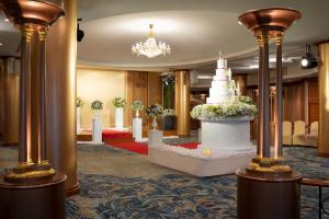 Posezení v ubytování The Emerald Hotel + 27 fotografií