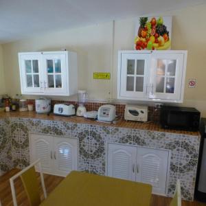 מטבח או מטבחון ב-1 Double bedroom apartment with Pool and extensive Kitchen diningroom