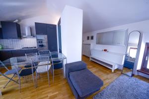 Postel nebo postele na pokoji v ubytování 1Dest - King Of The Lake + 20 fotografií