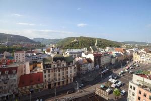Nespecifikovaný výhled na hory nebo výhled na hory při pohledu z hotelu