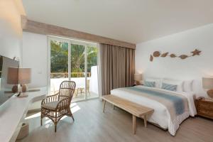 Gallery image of Eden Beach Khaolak Resort and Spa A Lopesan Collection Hotel - SHA Extra Plus in Khao Lak