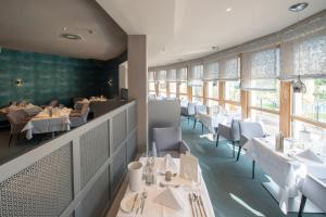 Restoran või mõni muu söögikoht majutusasutuses Hotel & Spa Larimar