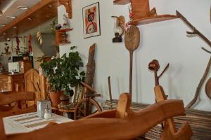 Reštaurácia alebo iné gastronomické zariadenie v ubytovaní Karpaty Viking