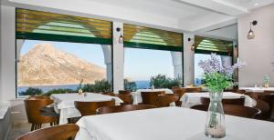 Nespecifikovaný výhled na hory nebo výhled na hory při pohledu z aparthotelu