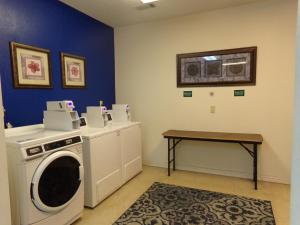 Gallery image of InTown Suites Extended Stay Auburn AL in Auburn