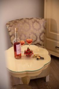 Nápoje v ubytování Unique Luxury Rooms