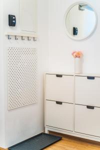 A bathroom at Apart SKY Residence Hauptbahnhof with Balcony