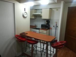 Gallery image of Depto a pasos de Metro Irarrazaval in Santiago +24 photos
