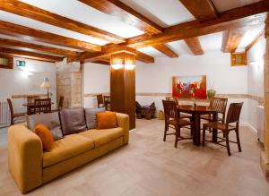 Posezení v ubytování Hotel Jaime I + 36 fotografií