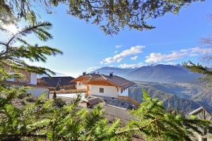 Gallery image of Forchnerhof -Appartement Dolomitenblick in Rodengo