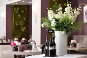 เครื่องดื่มที่ The Originals Boutique, Hôtel Les Strélitzias