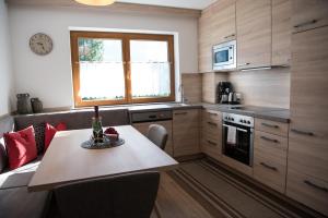 A kitchen or kitchenette at Appartements Spitaler