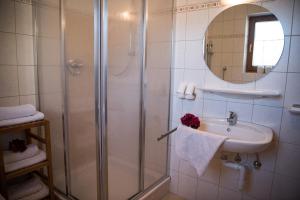 A bathroom at Appartements Spitaler