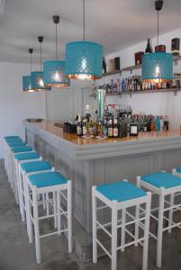 
De lounge of bar bij Neptuno Suites - Adults Only
