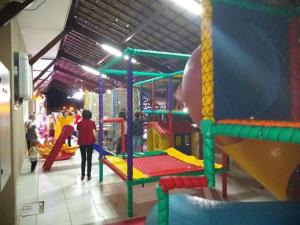 een speeltuin voor de kinderen bij Hotel Brisa do Aracati in Aracati