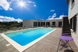 Bazén v ubytování HISTOIRE D'Ô - Les Piscines - Chambres d'hôtes nebo v jeho okolí