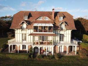 Gallery image of Le Tableau in Pourville-sur-Mer