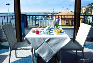 Balkón nebo terasa v ubytování Hotel Al Faro