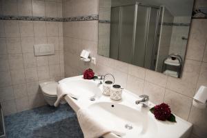 A bathroom at Appartements Spitaler