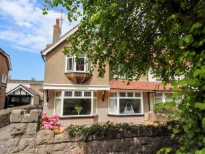 Το κτήριο όπου στεγάζεται  το διαμέρισμα