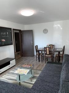 A seating area at Apartament TT10 Botanicka