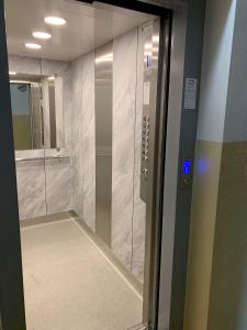 A bathroom at Apartament TT10 Botanicka Még 28 kép