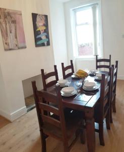 Gallery image of 8 bed house 2 miles (7 Mins) from Newcastle centre in Newcastle upon Tyne