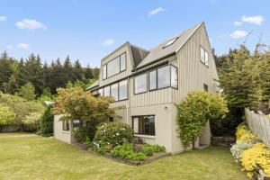 Κήπος έξω από το Golden Heights - family friendly with spa pool +10 φωτογραφίες