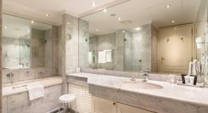Koupelna v ubytování Dvorak Spa & Wellness