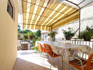 Balkon lub taras w obiekcie Apartment Vodnjan 1123