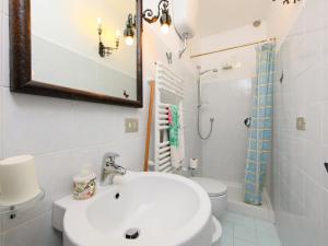 Ванная комната в Apartment Matteuzzi by Interhome