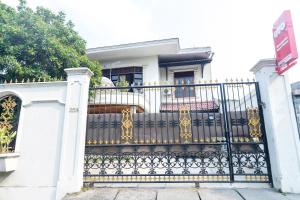 Gallery image of SUPER OYO 1421 Kasmaran Guest House Syariah in Jakarta