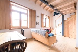 Uma área de estar em Bohemian Antique Guesthouse