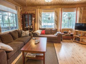 TV a/nebo společenská místnost v ubytování Holiday Home Kirikuru 2 by Interhome + 11 fotografií