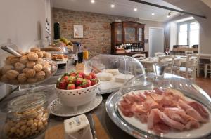 Gallery image of Cascina Meriame in Serralunga d'Alba +13 photos