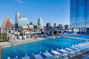 Bazén v ubytování Fairmont Austin Gold Experience nebo v jeho okolí