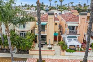 Gallery image of 253 Four Bedroom in Huntington Beach